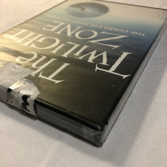 The Twilight Zone The Complete First Season sealed 2013 DVD set - Picture 3 of 5